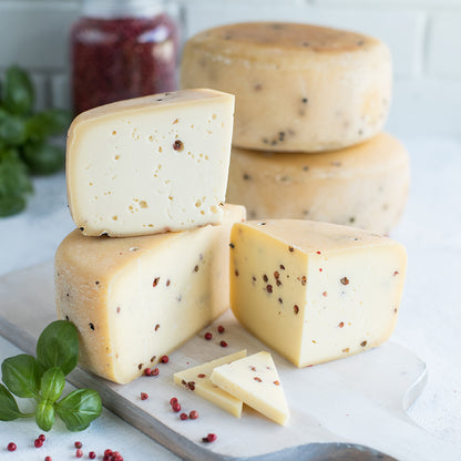 Brandintas fermentinis sūris su rausvaisiais pipirais „Pipirinis tango“