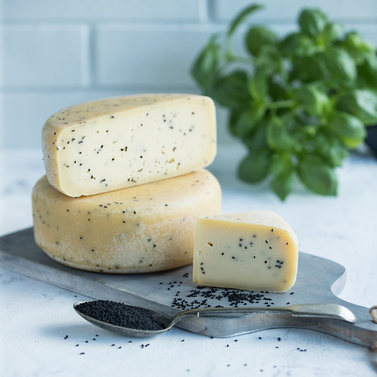 Brandintas fermentinis sūris su juodgrūdėmis „Siuita“