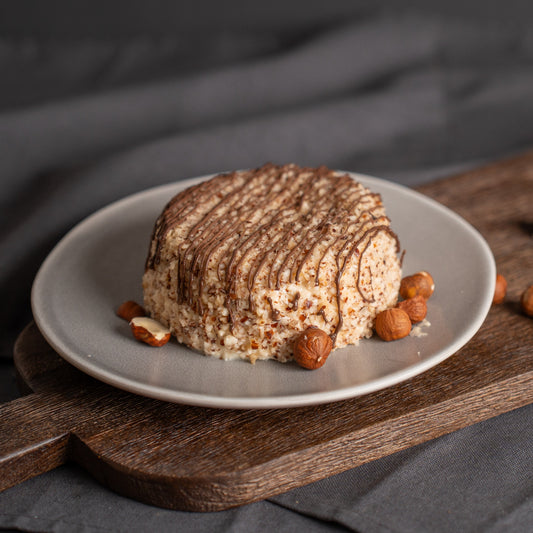 Desertinis sūrelis su lazdyno riešutais 17 % rieb.